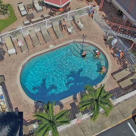 Carlton House Motel And Suites St. Pete Beach Ngoại thất bức ảnh