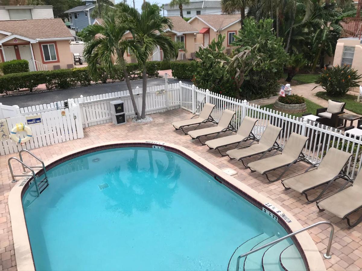 Carlton House Motel And Suites St. Pete Beach Ngoại thất bức ảnh