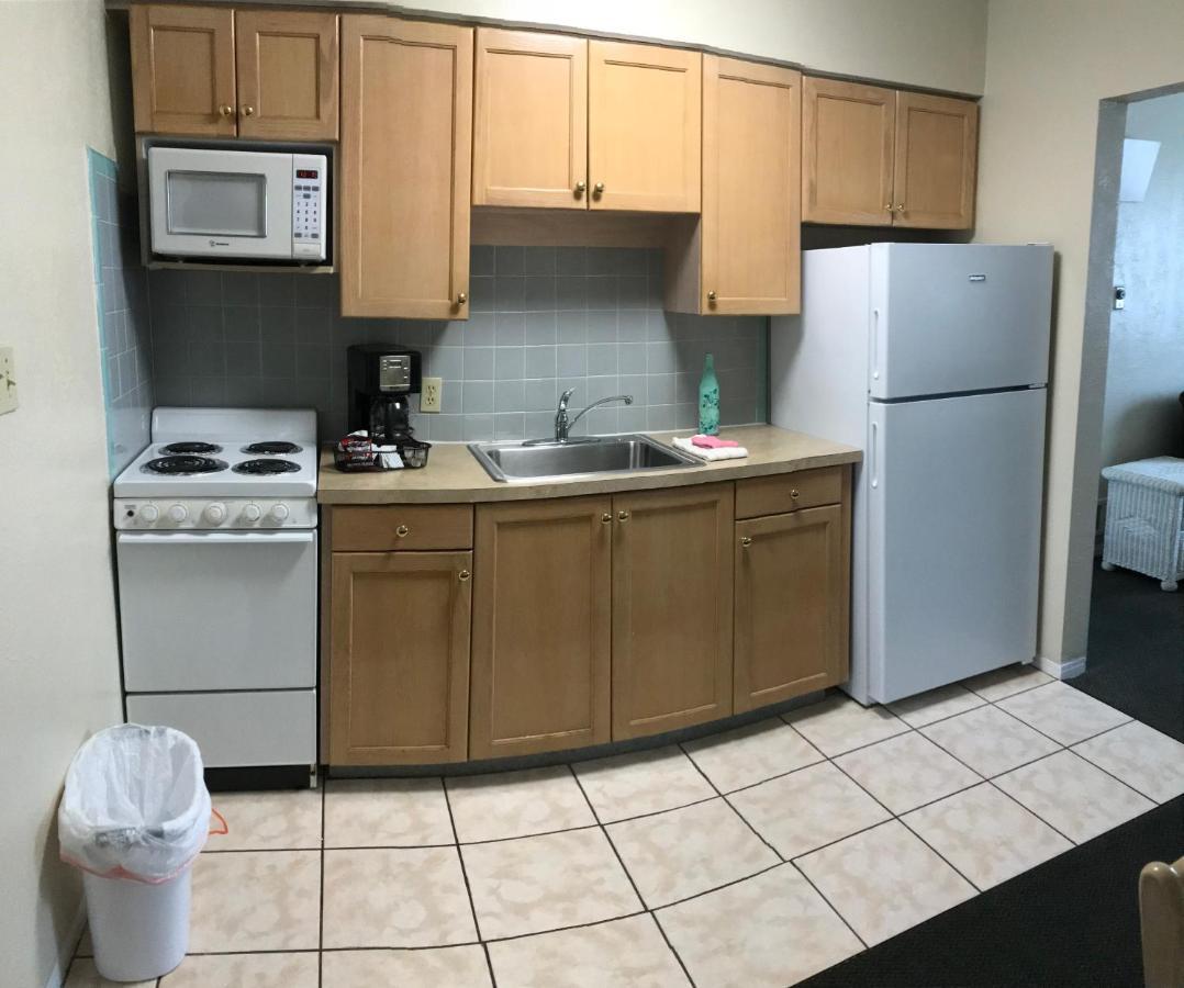 Carlton House Motel And Suites St. Pete Beach Ngoại thất bức ảnh