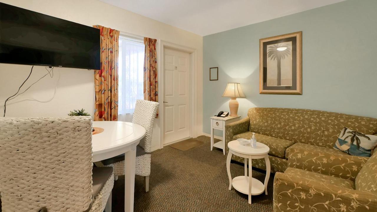 Carlton House Motel And Suites St. Pete Beach Ngoại thất bức ảnh