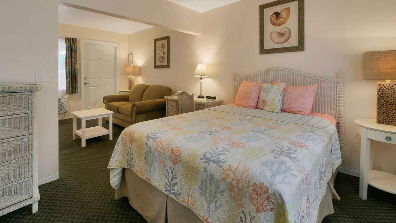Carlton House Motel And Suites St. Pete Beach Ngoại thất bức ảnh
