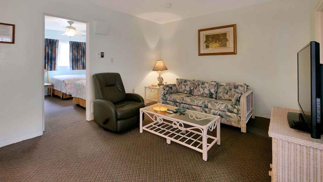 Carlton House Motel And Suites St. Pete Beach Ngoại thất bức ảnh