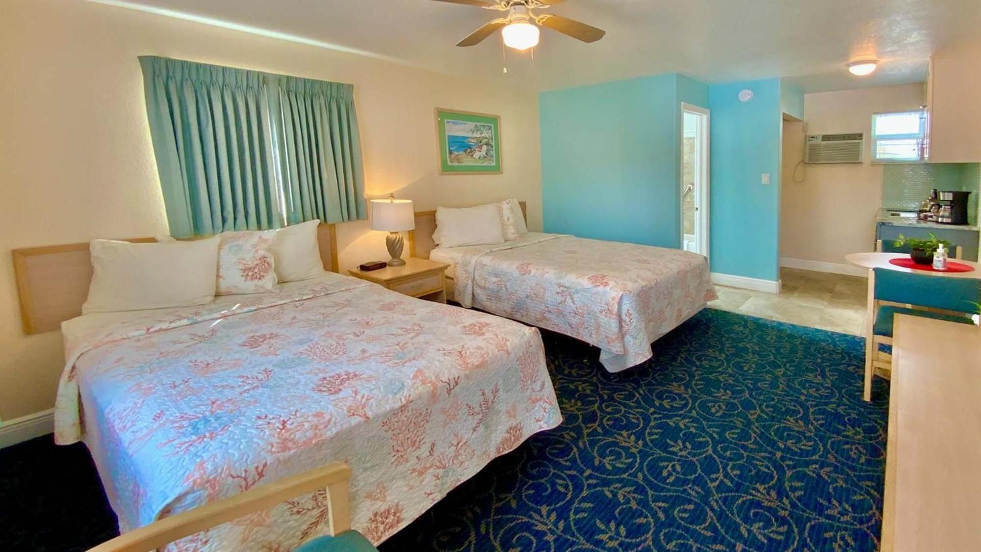 Carlton House Motel And Suites St. Pete Beach Ngoại thất bức ảnh